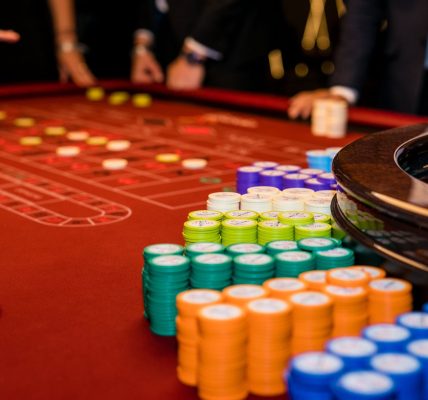 How do online gambling sites handle payments and financial transactions securely?